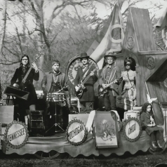 The Raconteurs: Consolers Of The Lonely