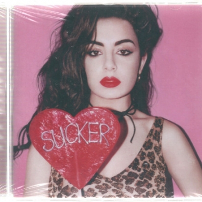 Sucker Charli XCX (Шарлотта Эмма Эйтчисо): Sucker
